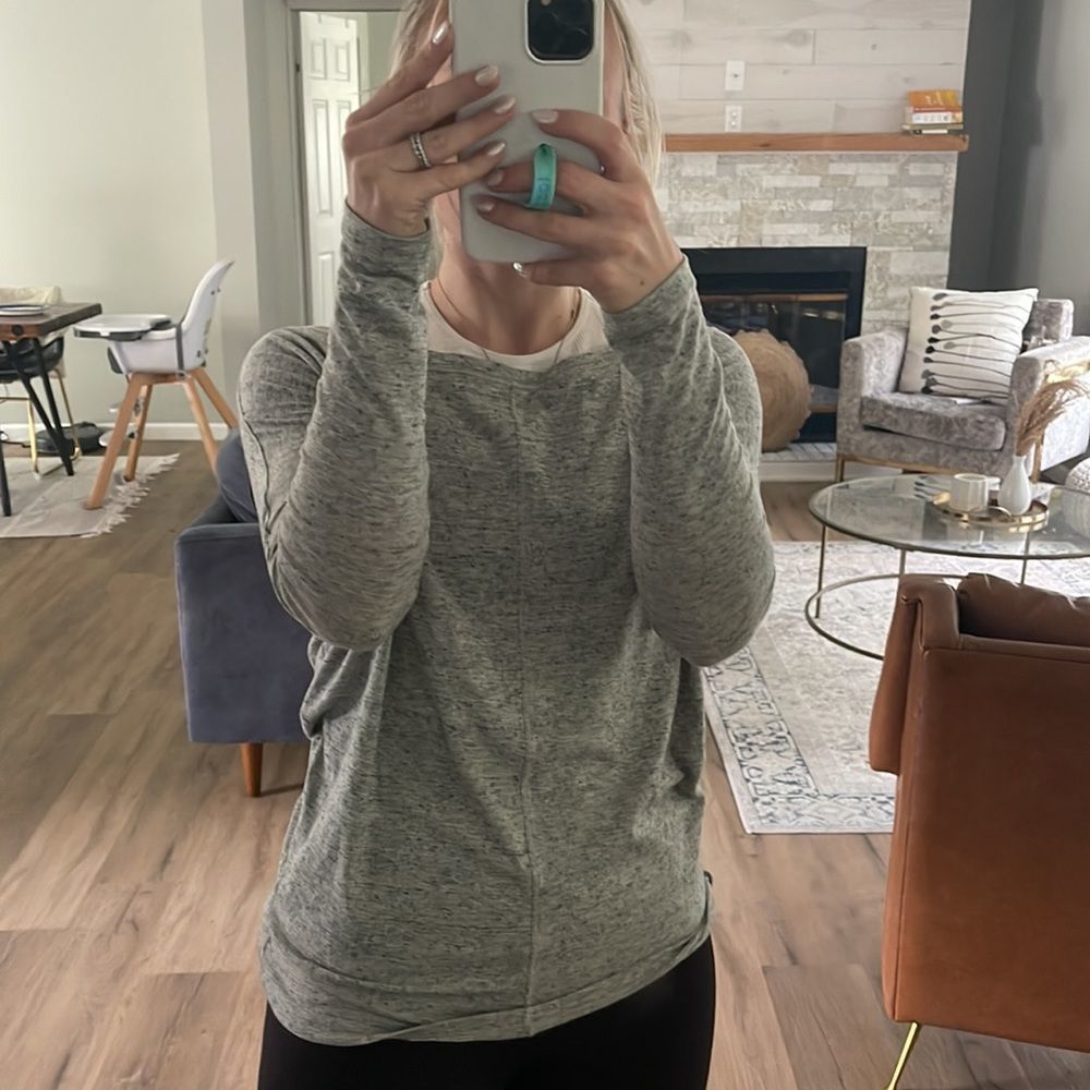 Athleta Essence Flow Top - Picture 6 of 10